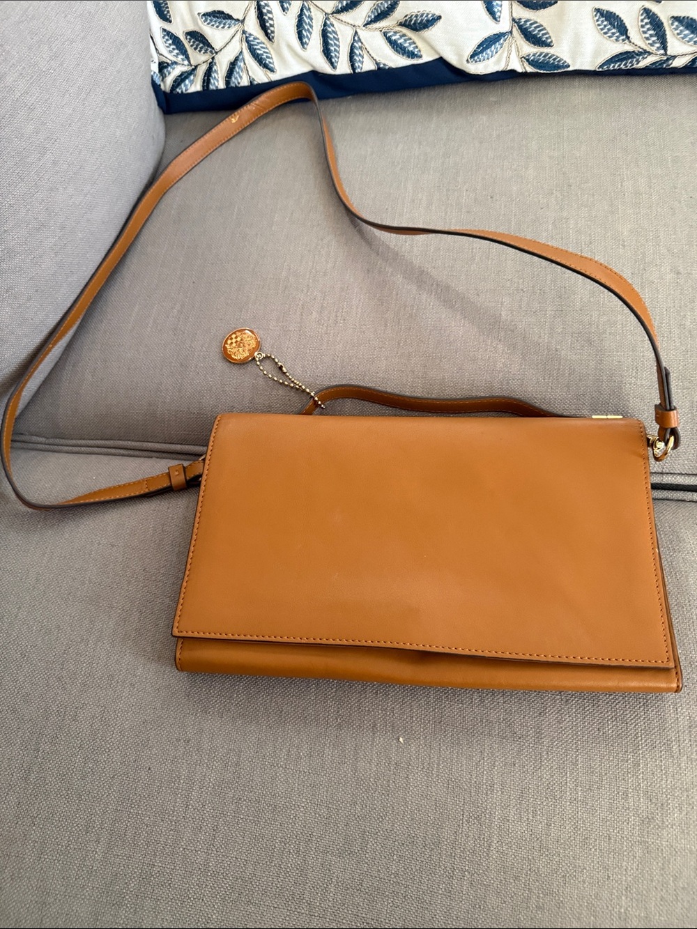 Vince  Camuto Rina organizer travel crossbody purse